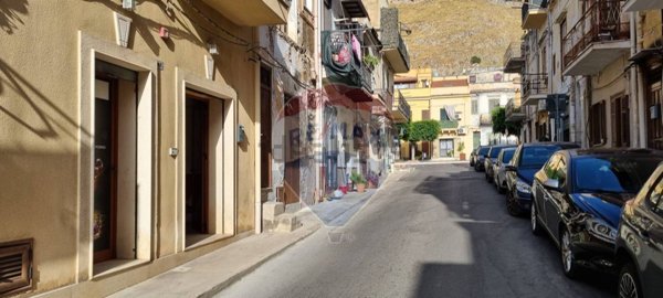 locale commerciale in affitto a Capaci