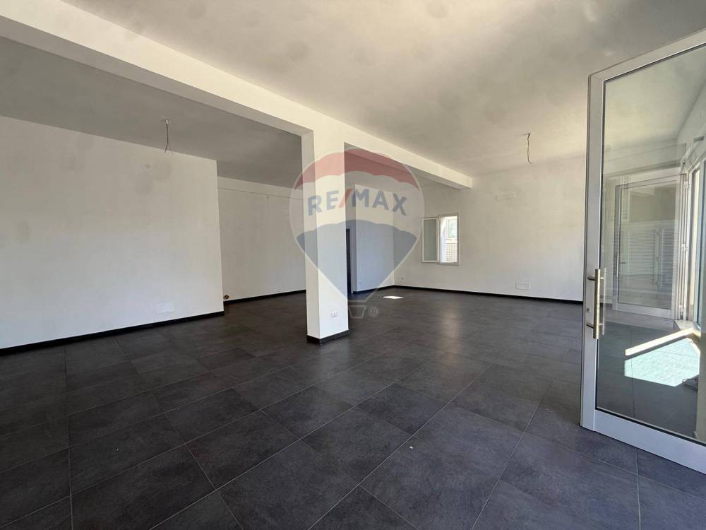 locale commerciale in affitto a Capaci