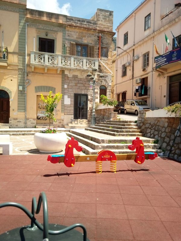 locale commerciale in affitto a Capaci