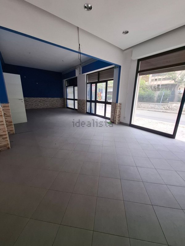 locale commerciale in affitto a Capaci