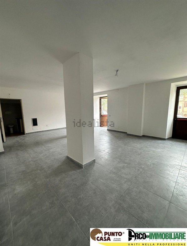 locale commerciale in affitto a Capaci