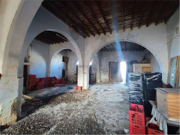 locale commerciale in affitto a Carini