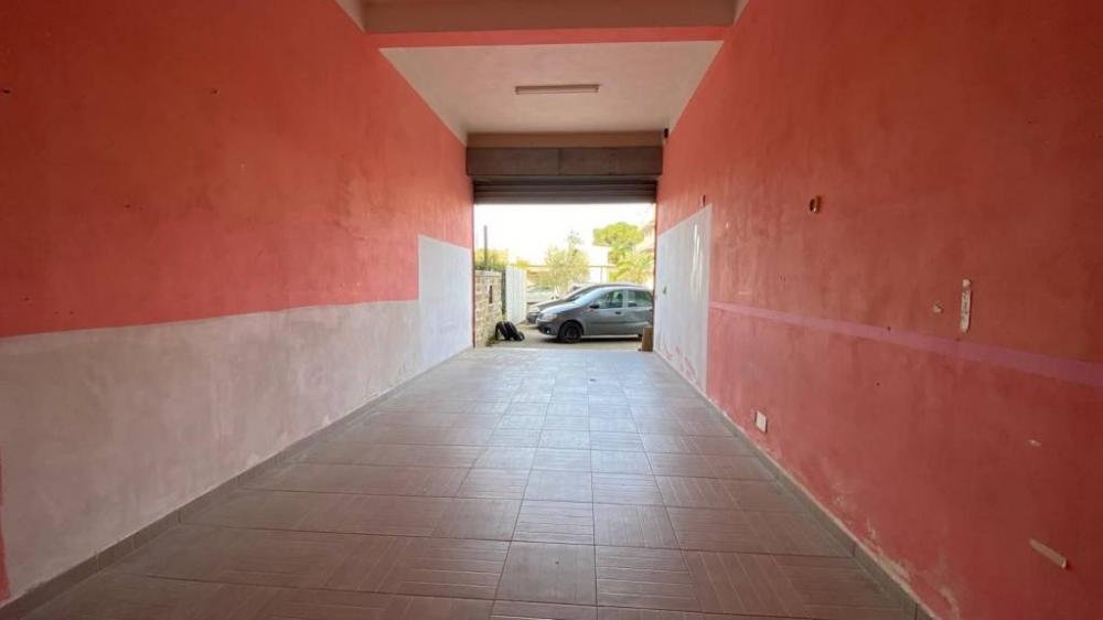 locale di sgombero in affitto a Carini