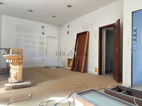 locale commerciale in affitto a Carini