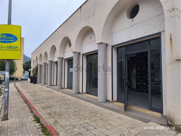 locale commerciale in affitto a Carini in zona Villagrazia di Carini