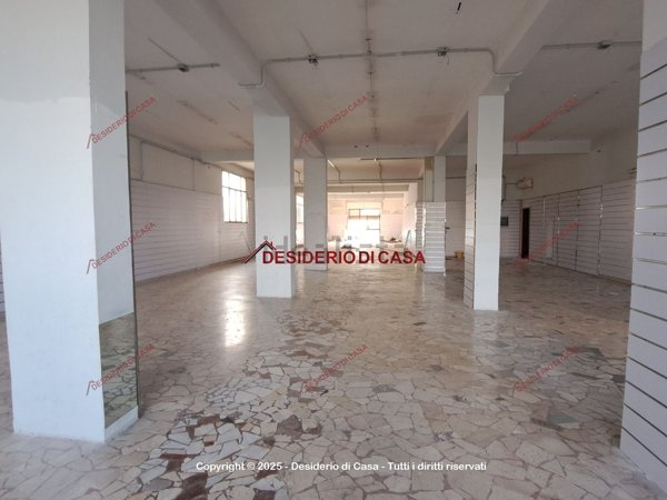 locale commerciale in affitto a Carini