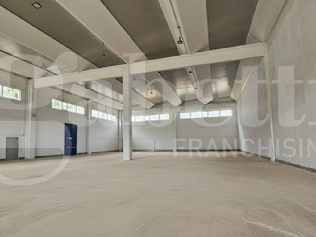 locale commerciale in affitto a Carini