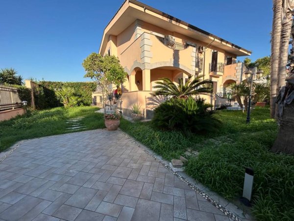 casa indipendente in affitto a Carini