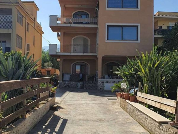 appartamento in affitto a Carini in zona Villagrazia di Carini