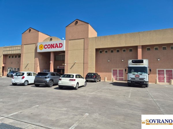 locale commerciale in affitto a Carini