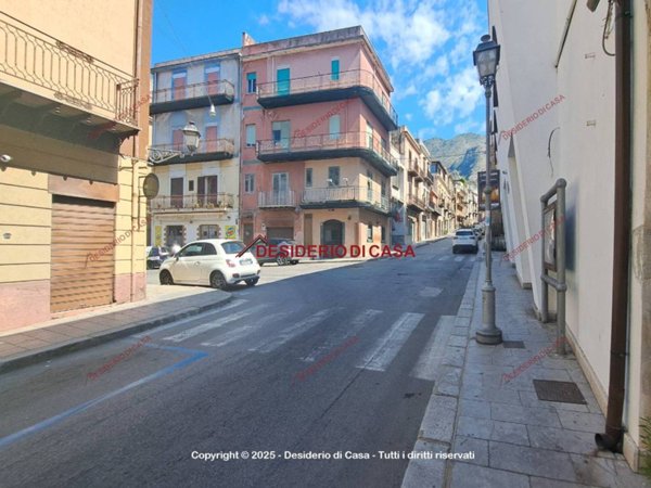 locale commerciale in affitto a Carini