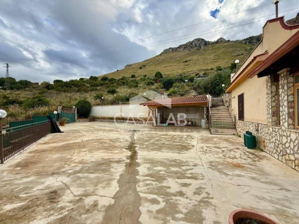 casa indipendente in affitto a Carini