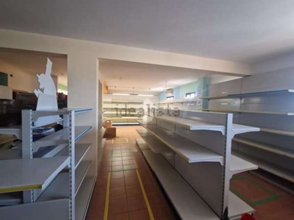 locale commerciale in affitto a Carini