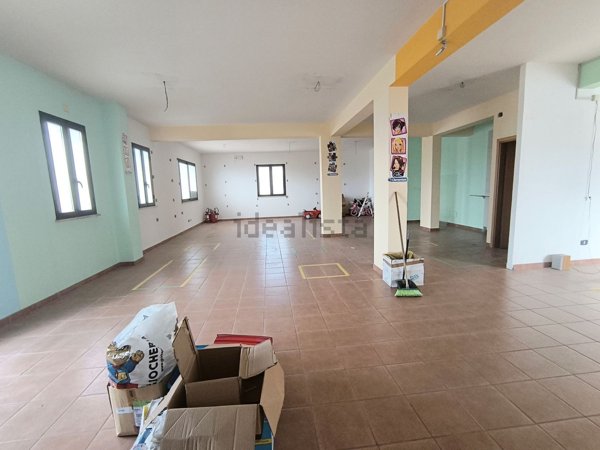 locale commerciale in affitto a Carini