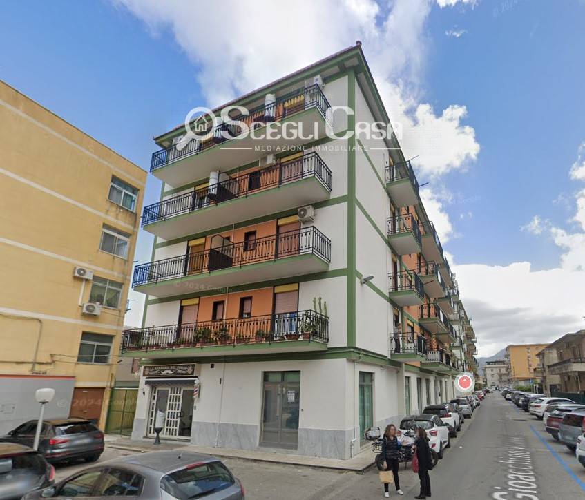 locale commerciale in affitto a Carini