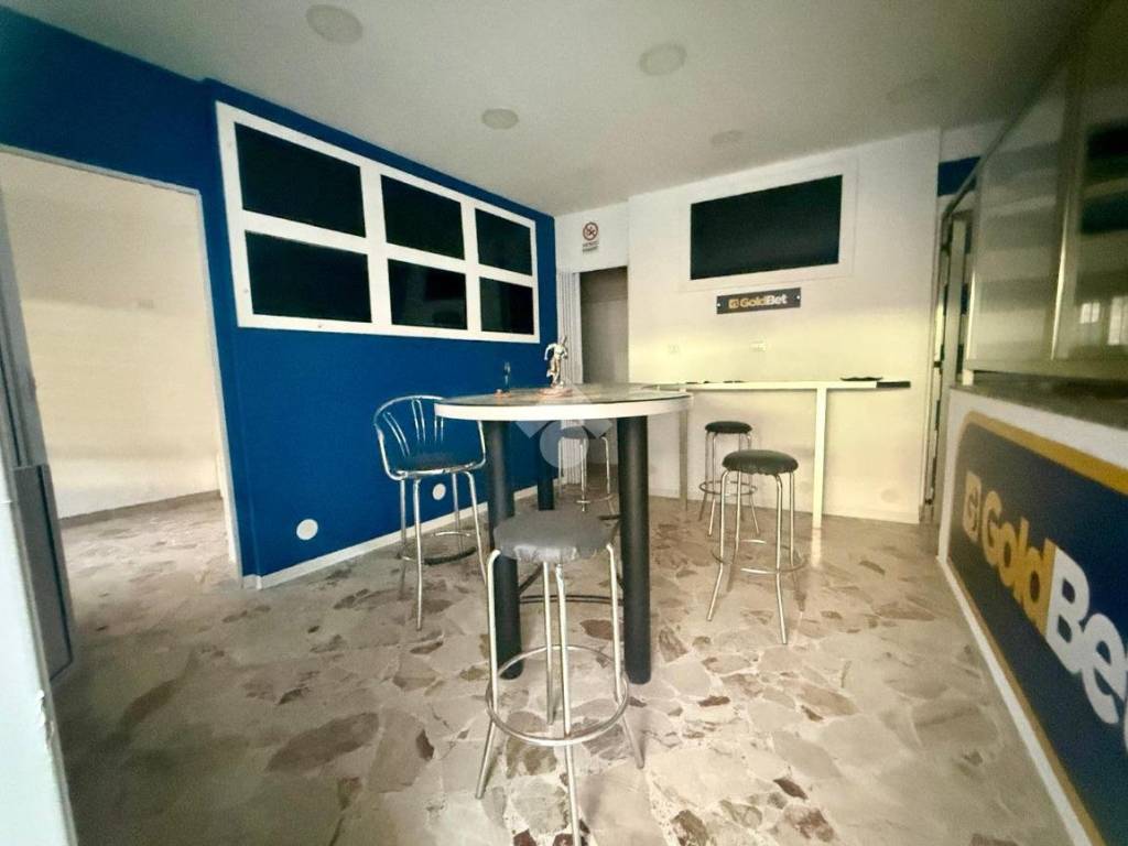 negozio in affitto a Carini in zona Villagrazia di Carini