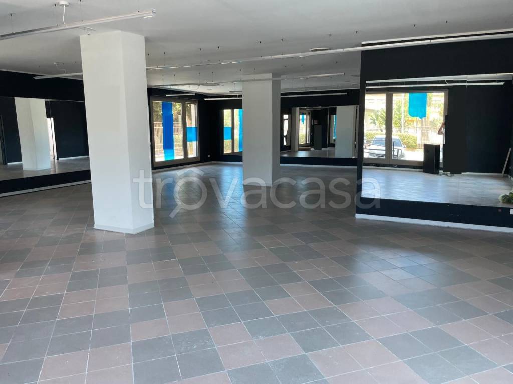 negozio in affitto a Carini