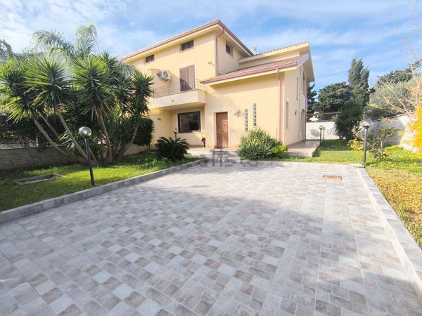 casa indipendente in affitto a Carini