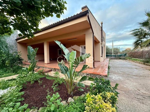 casa indipendente in affitto a Carini