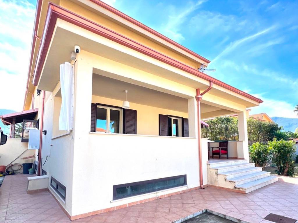 casa indipendente in affitto a Carini