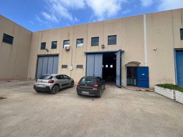 locale commerciale in affitto a Carini in zona Bivio Foresta