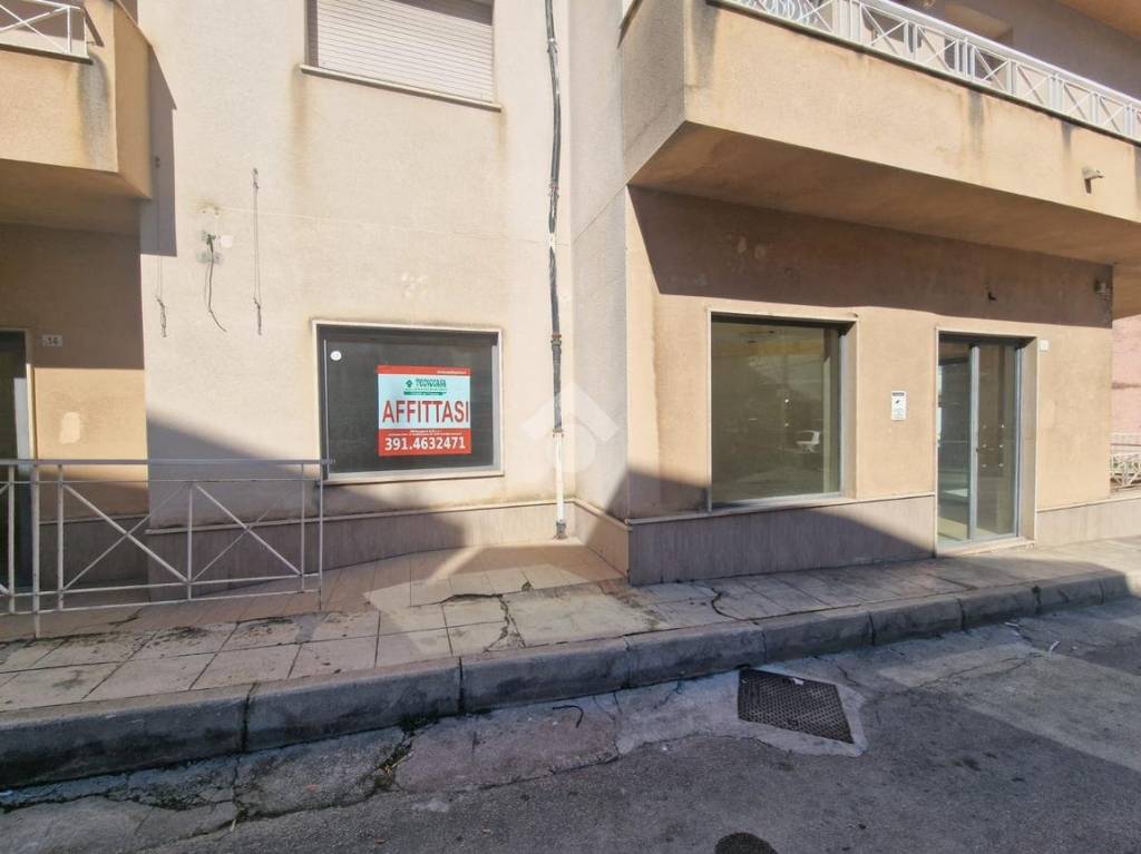 negozio in affitto a Carini