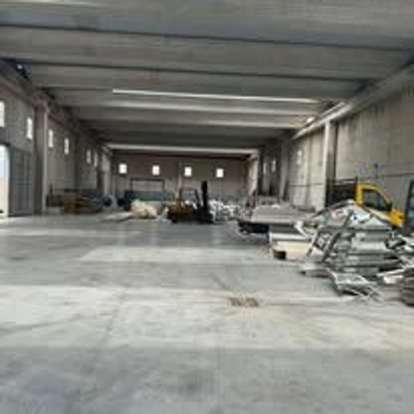 locale di sgombero in affitto a Carini