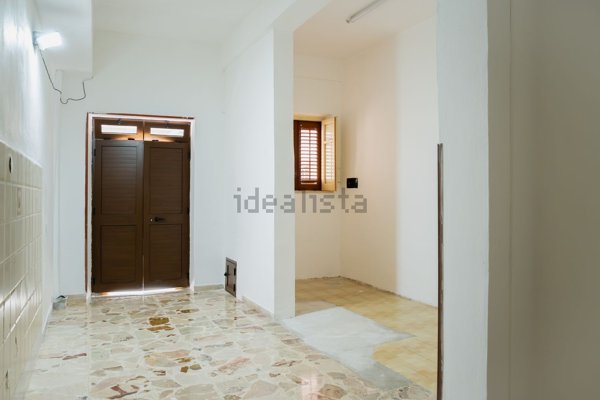 locale di sgombero in affitto a Carini