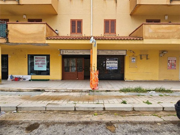 locale commerciale in affitto a Carini