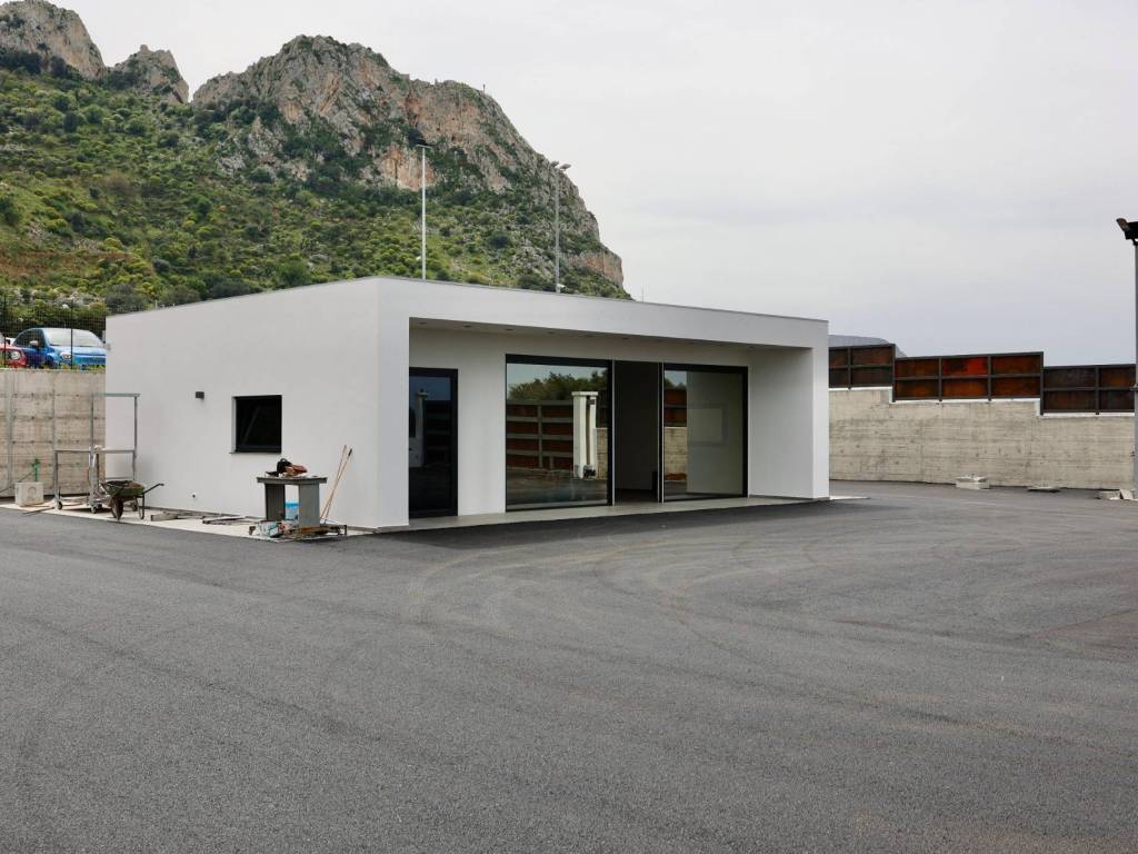 ufficio in affitto a Carini in zona Villagrazia di Carini