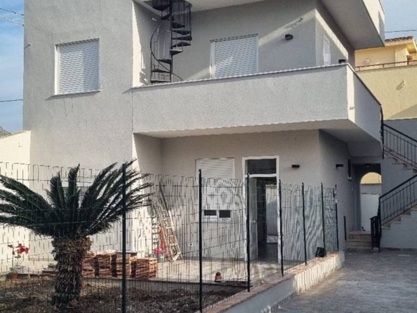 casa indipendente in affitto a Carini