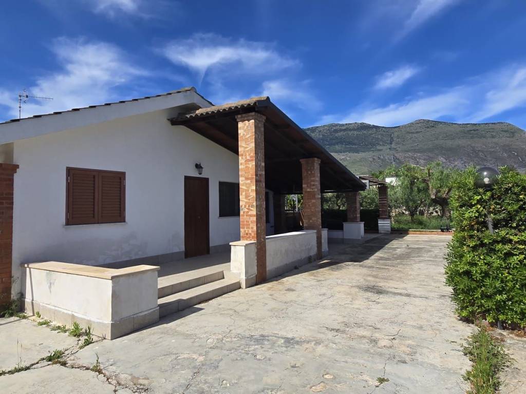 casa indipendente in affitto a Carini in zona Villagrazia di Carini