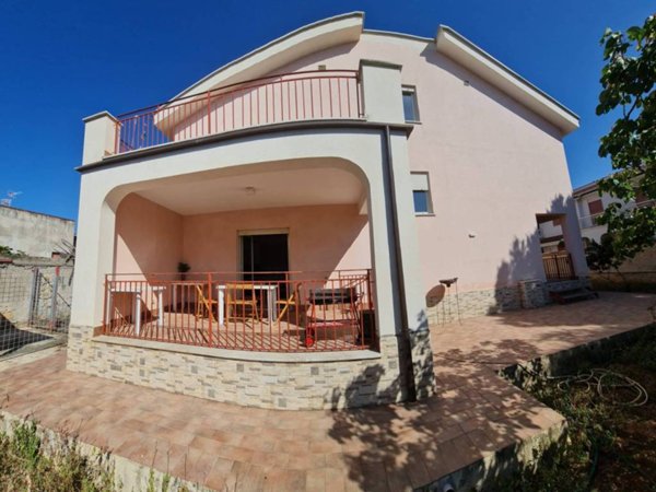 casa indipendente in affitto a Carini in zona Piraineto