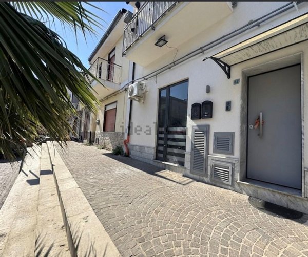 locale commerciale in affitto a Carini in zona Villagrazia di Carini