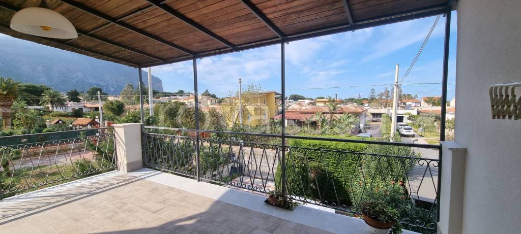appartamento in affitto a Carini in zona Villagrazia di Carini