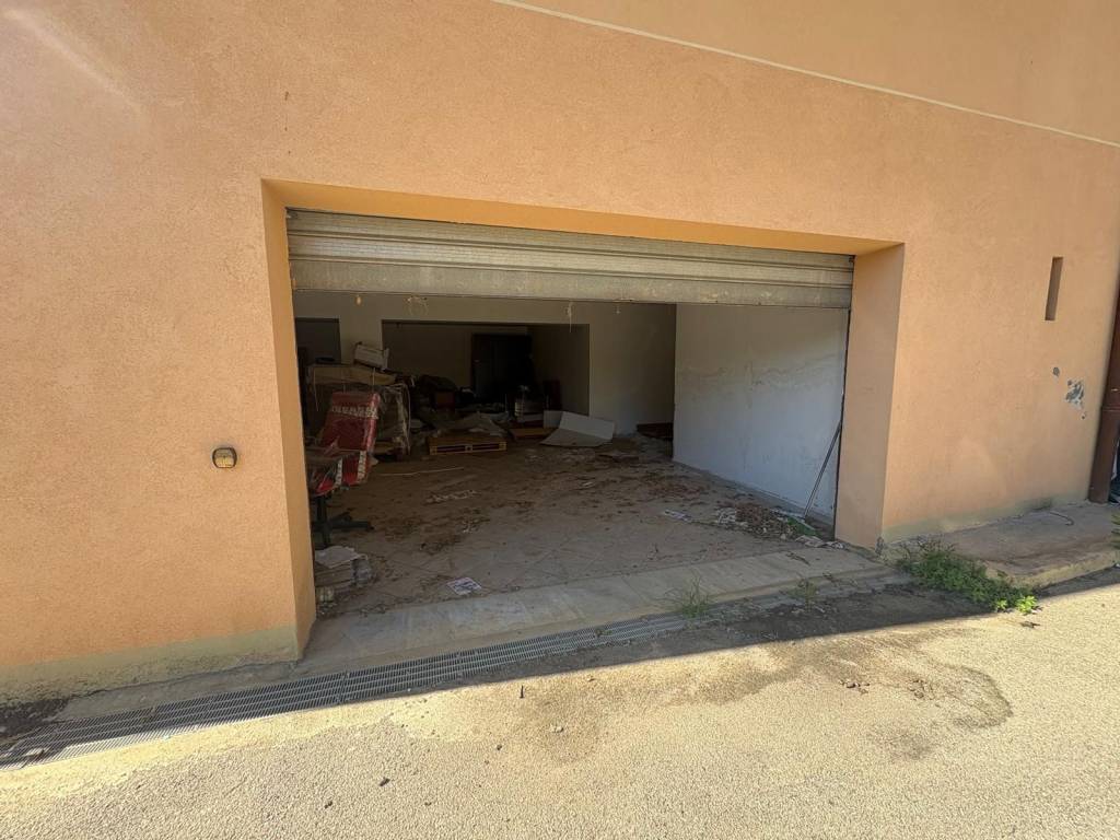 locale commerciale in affitto a Casteldaccia