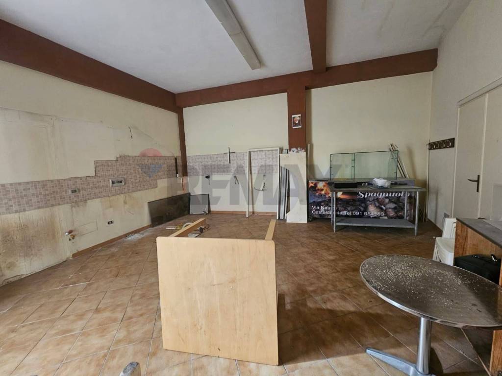 negozio in affitto a Casteldaccia