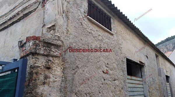 locale di sgombero in affitto a Cefalù