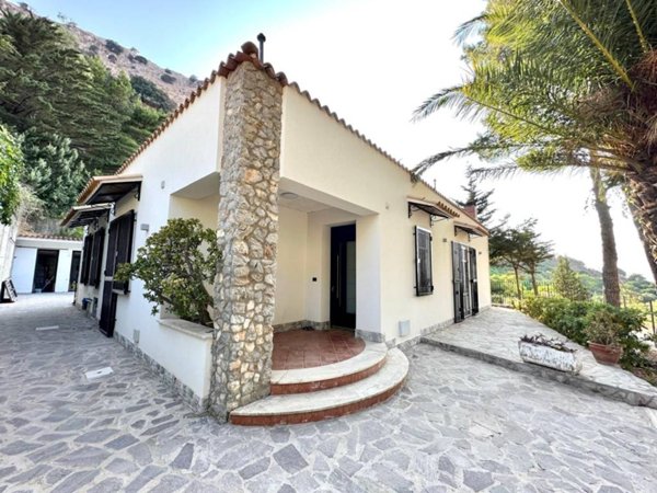 casa indipendente in affitto a Cinisi