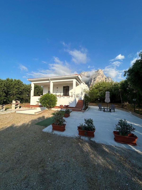 casa indipendente in affitto a Cinisi