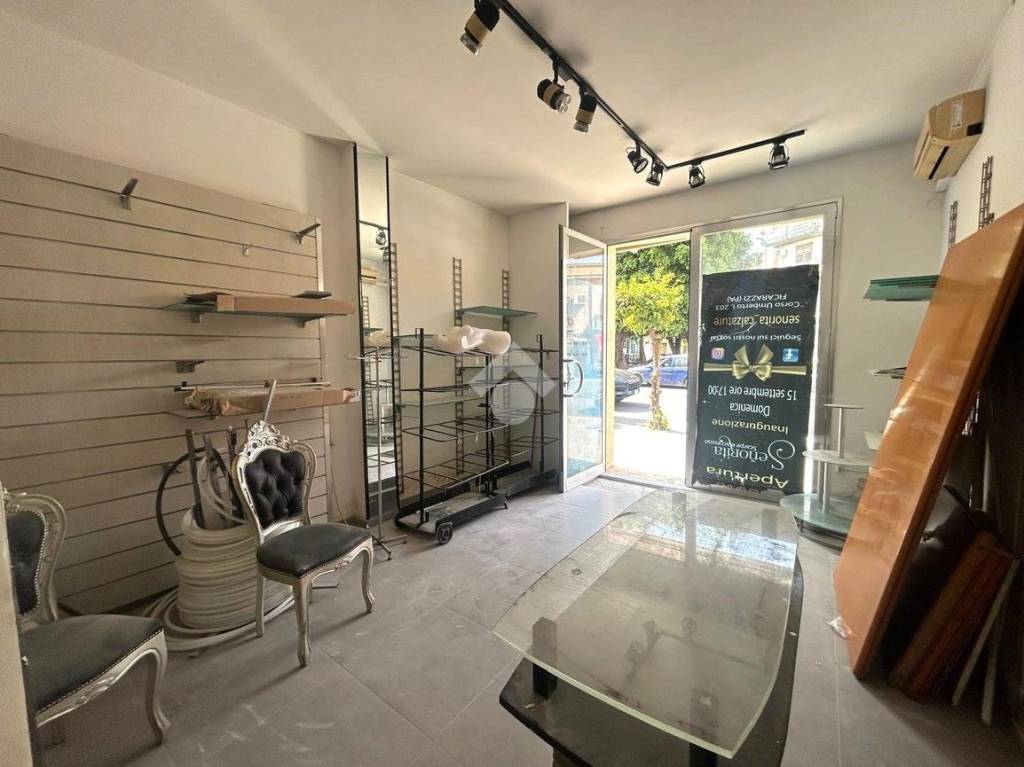 locale commerciale in affitto a Ficarazzi