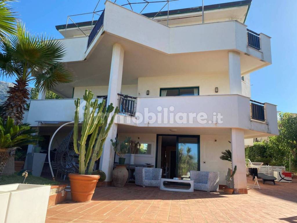 appartamento in affitto ad Isola delle Femmine