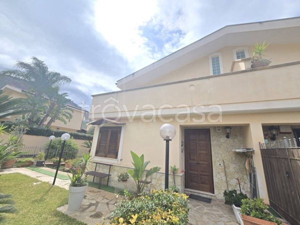 casa indipendente in affitto ad Isola delle Femmine