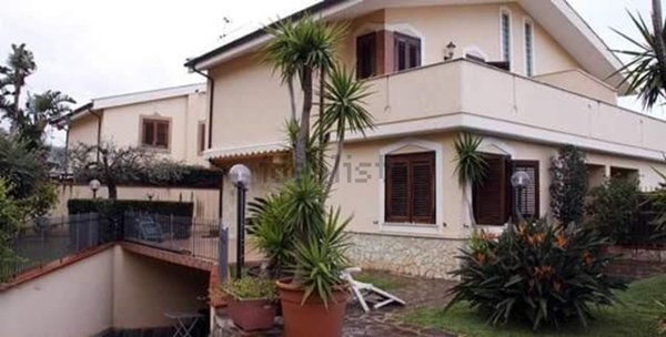 casa indipendente in affitto ad Isola delle Femmine