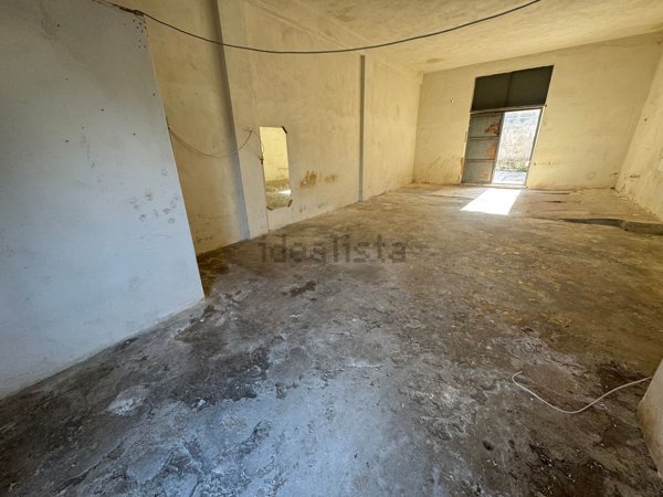 locale di sgombero in affitto ad Isola delle Femmine