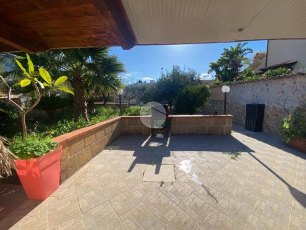 casa indipendente in affitto ad Isola delle Femmine