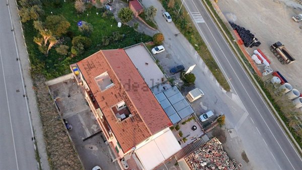 locale di sgombero in affitto a Lascari