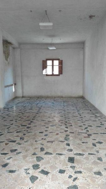 locale di sgombero in affitto a Lascari