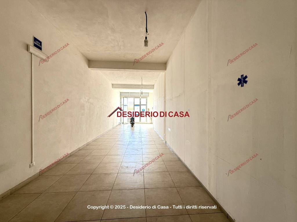 negozio in affitto a Lascari