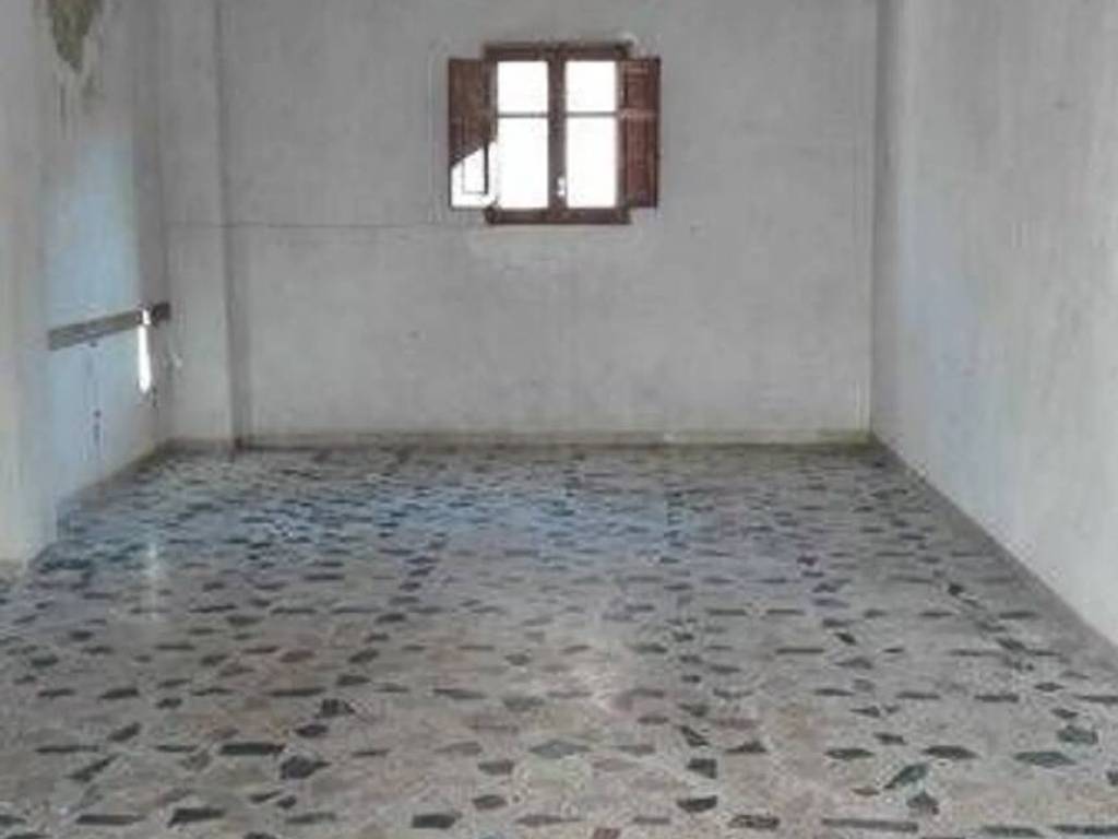 locale commerciale in affitto a Lascari